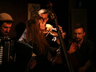 Photo du quatuor en plein concert